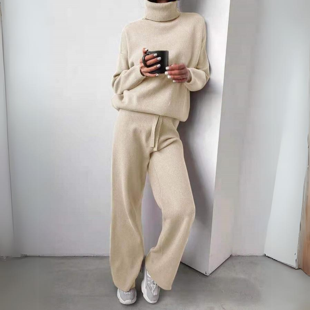 Yara | 2-piece set, sweater with turtleneck and long pants.